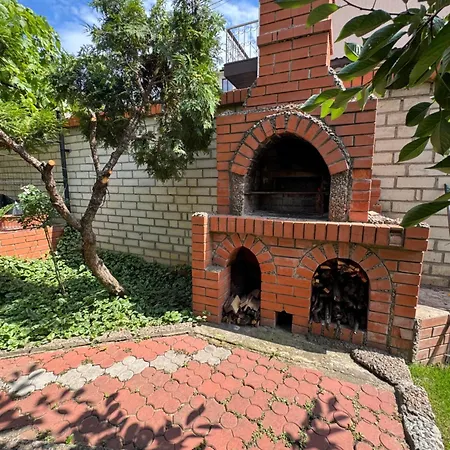 Holiday home уютный дом для семейного отдыха в одессе с зоной барбекю и парковкой *
